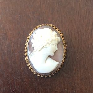 Vintage 10k Gold Cameo Brooch/Pendant